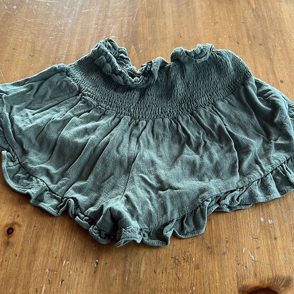 Size small Papermoon cotton beach shorts. - Picture 3 of 4